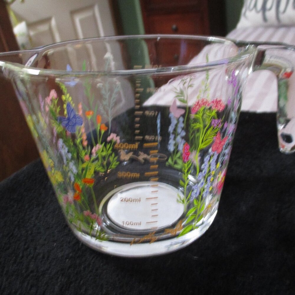 DG Dolly Parton Wildflowers Spring 2026 2 Cup Glass Measuring Cup